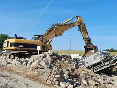 CAT 330 D.webp